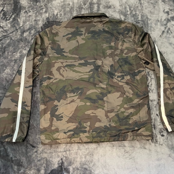 Levi’s Shell Jacket - Medium - Picture 15 of 16